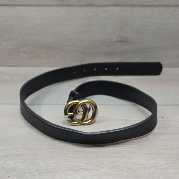 Gucci Women Black Leather Belt with Interlocking Gold Double-G Buckle